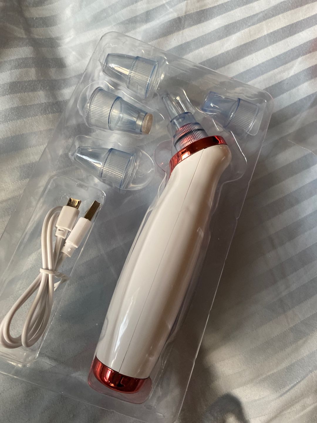 Customer photo review of Electric USB Rechargeable Blackhead and Pore Remover - (FREE DELIVERY)