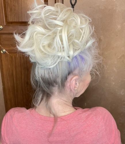 Customer photo review of JuvaBun Messy Bun