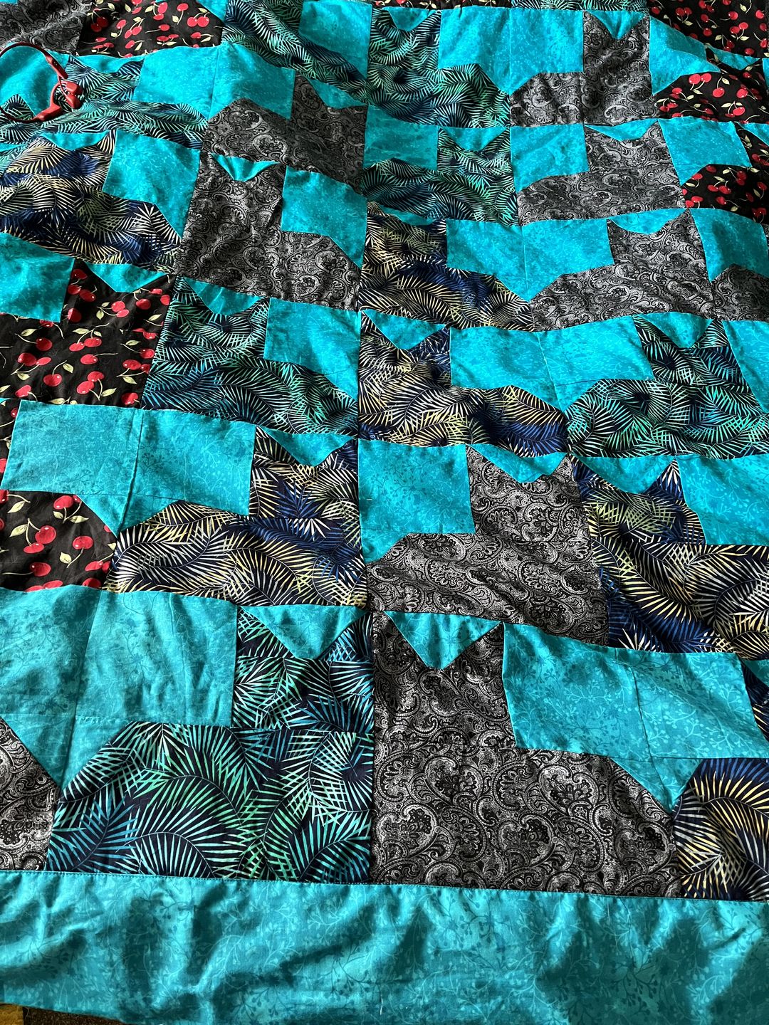 Customer photo review of Tropical Fern Leaves Rose & Hubble Cotton Poplin Fabric