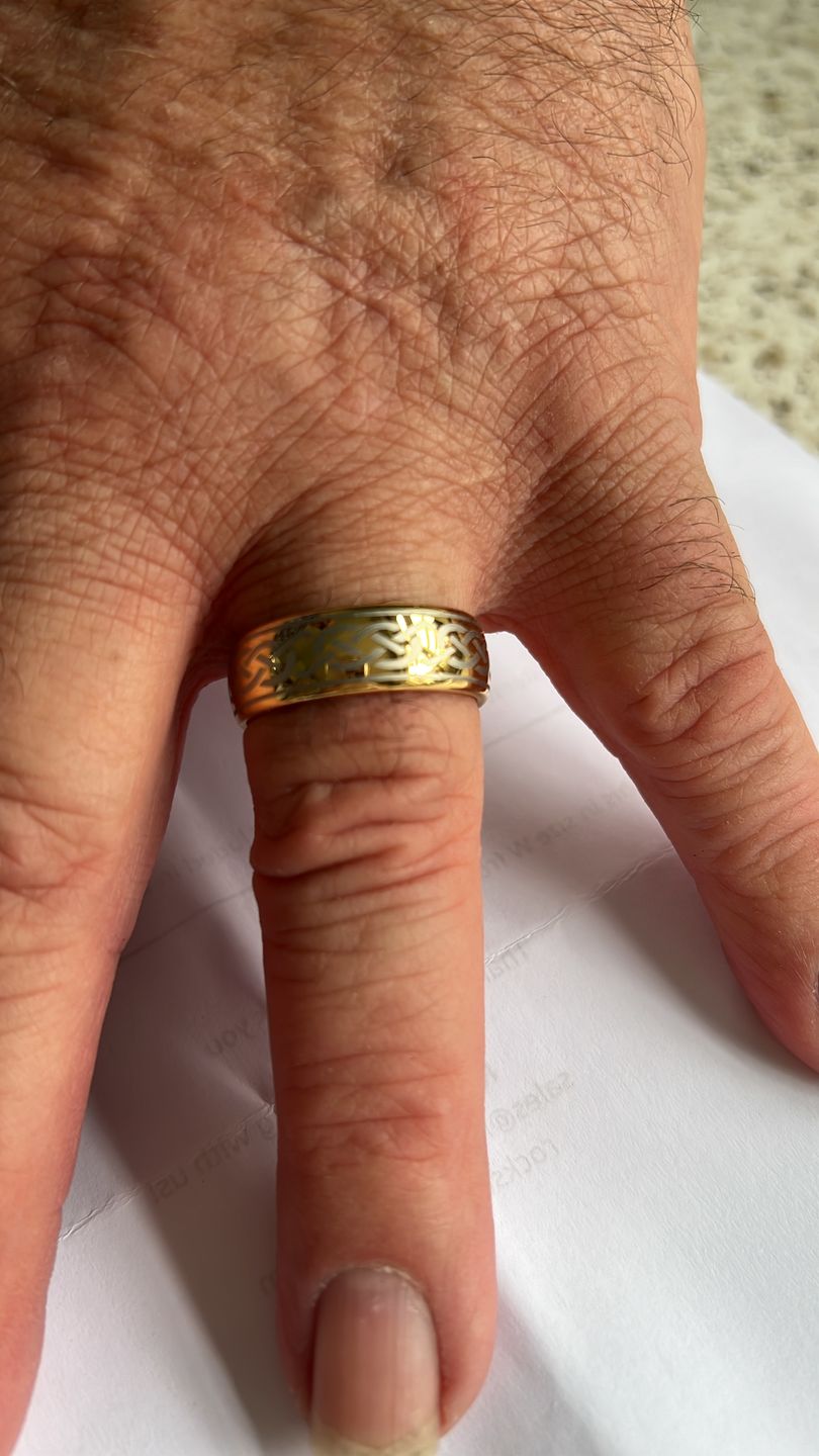 Customer photo review of The Celtic Knot Wonder Ring