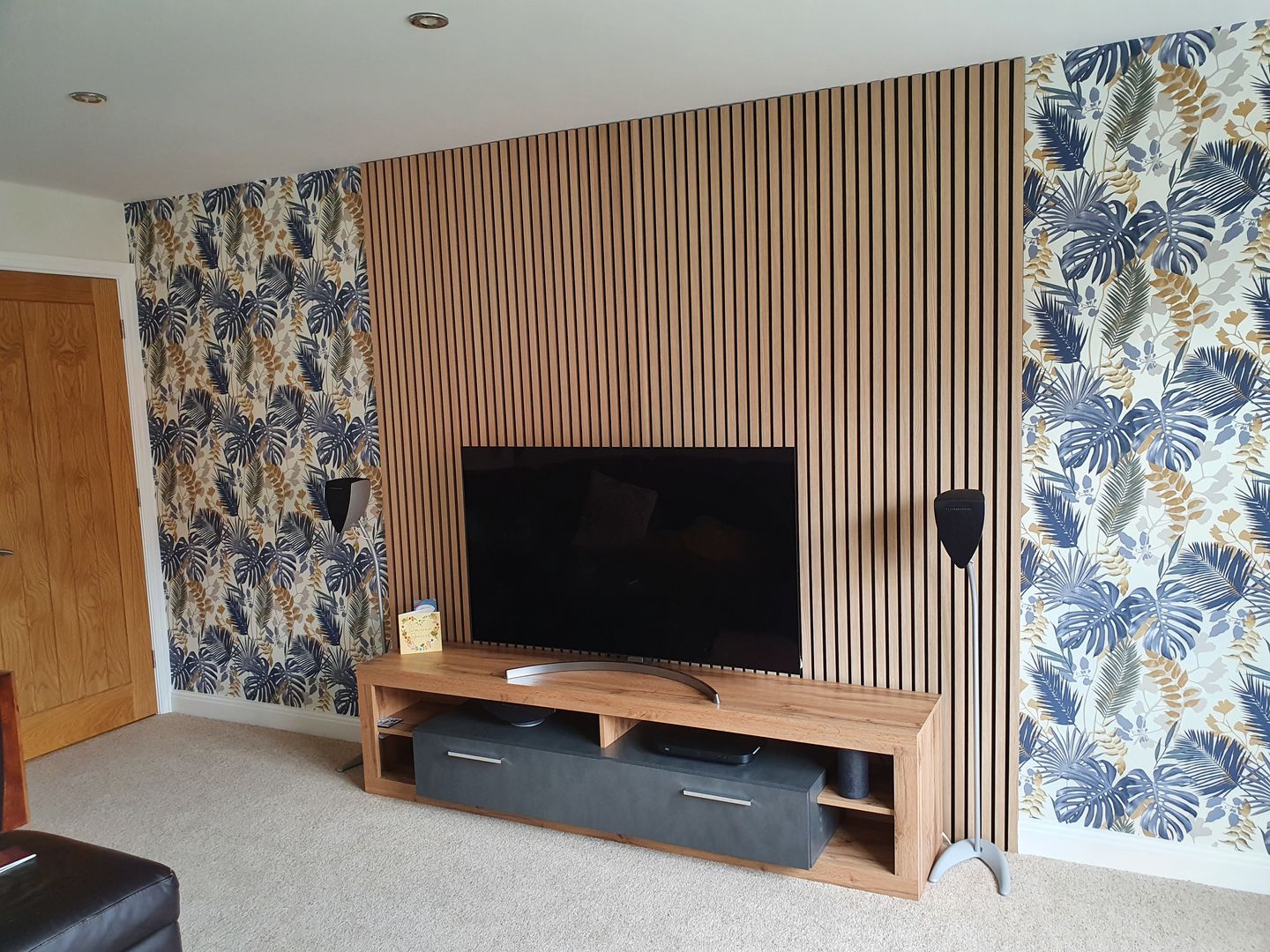 Customer photo review of SlatWall Natural Oak Sample