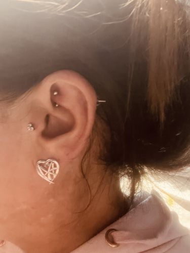 Customer photo review of Molto Heart Strand Stud Earrings