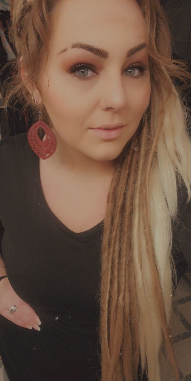 Customer photo review of (PRE ORDER) Almond Melt - (1 pack of 5 Dreads)