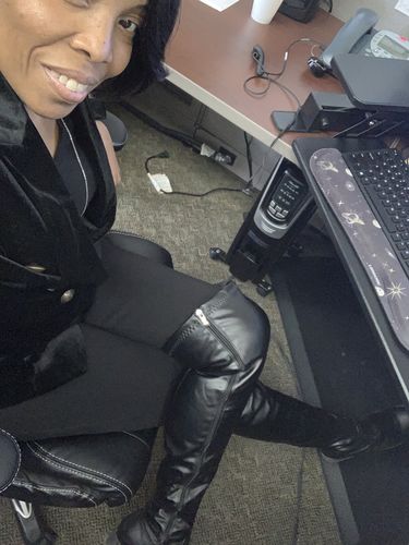 Customer photo review of Solid Color Casual Boots