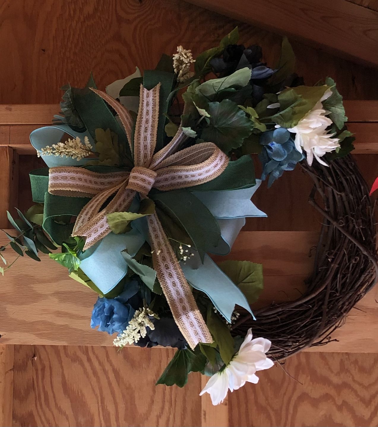 Customer photo review of 16" Round Grapevine Wreath - DECOE-035