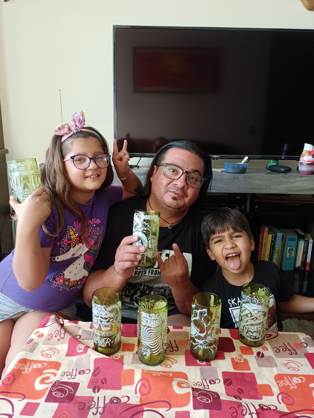 Customer photo review of Juego de 6 Vasos Metaleros