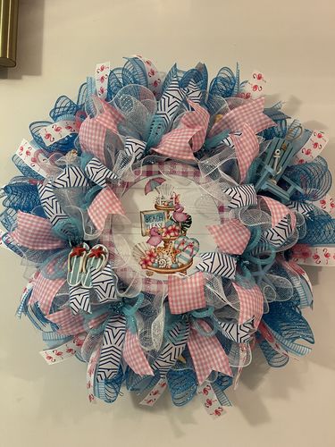 Customer photo review of Wreath Sign, Beach Sign, Beach Please,10" Round Metal Sign, DECOE-446, DecoExchange, Sign For Wreath
