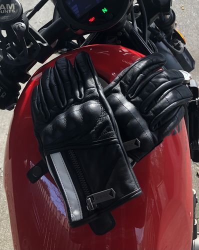 Customer photo review of Light Speed Glove