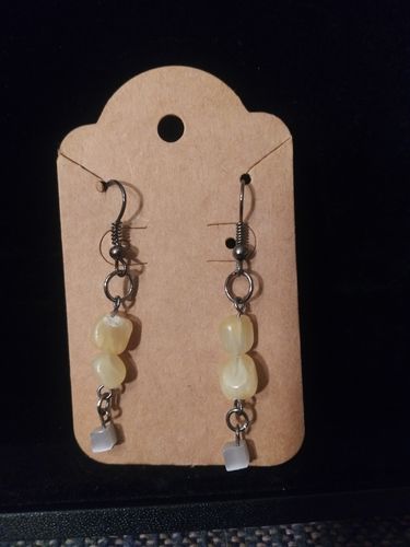 Customer photo review of 15.5" 5~7mm Natural Yellow jade pebbles beads,potato beads, small nugget beads