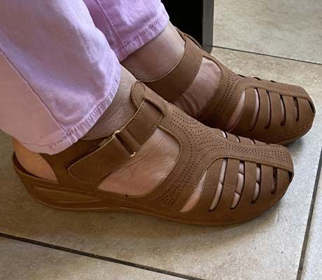 Customer photo review of Sandales de Marche Orthopédiques de Maintien du Pied - Travail Casual