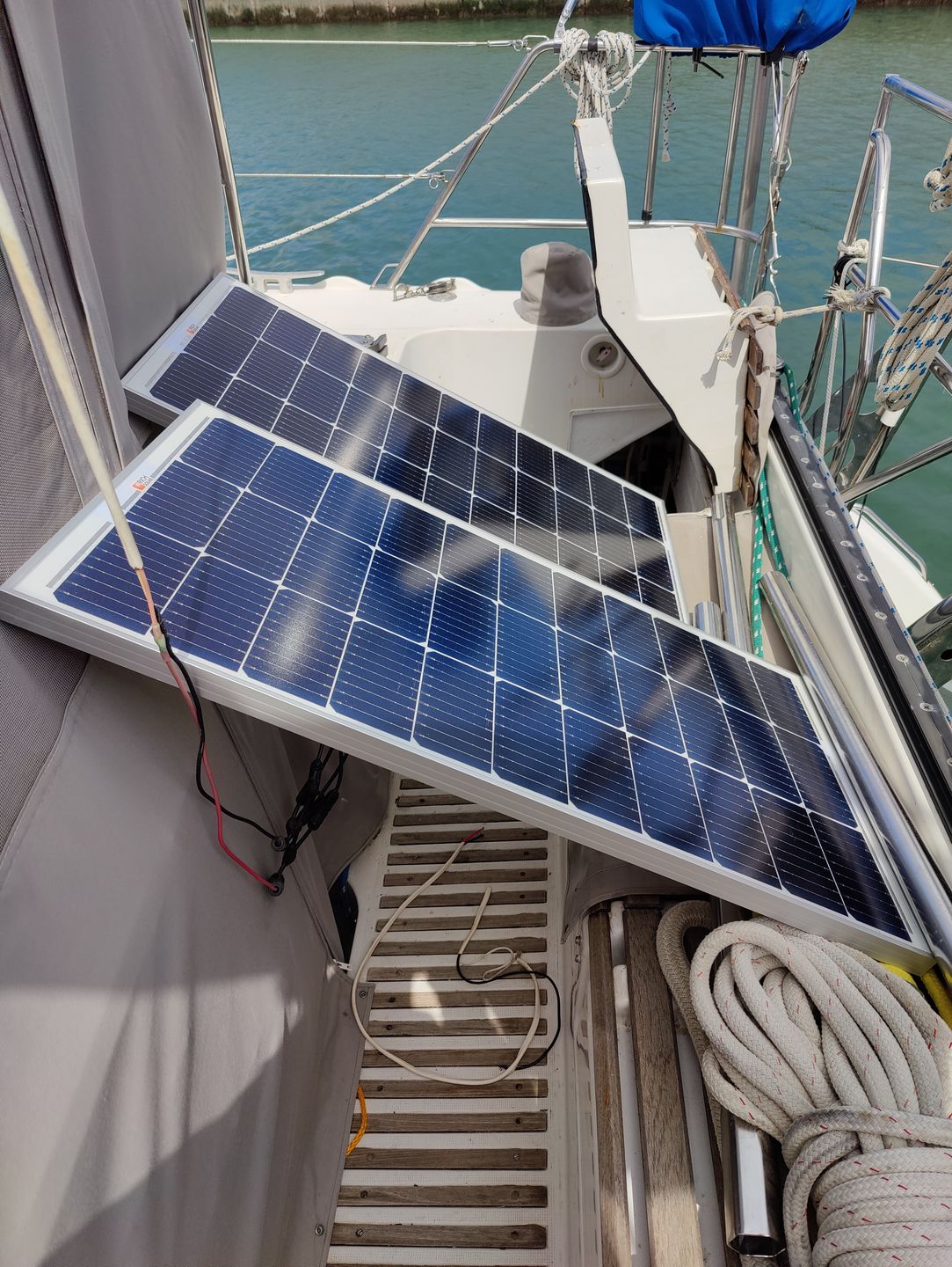 Customer photo review of MEGA 100 Watt Monocrystalline Solar Panel | Best 12V Panel for VAN RVs and Off-Grid | 25-Year Output Warranty | UL Certified
