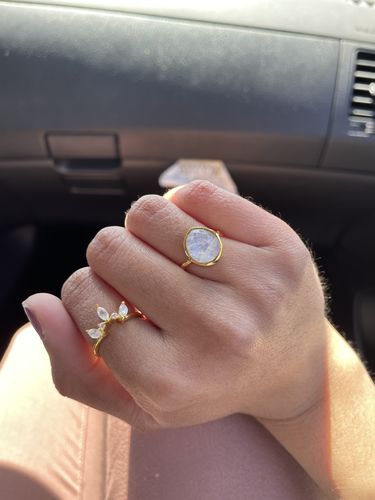 Customer photo review of Irregular Moonstone Ring (Gold)
