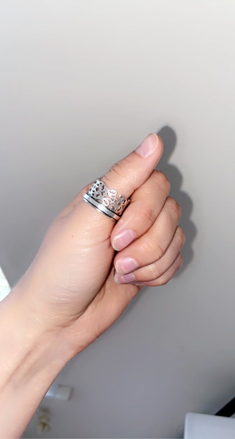 Customer photo review of Unique Women's Spinner Ring Sterling Silver