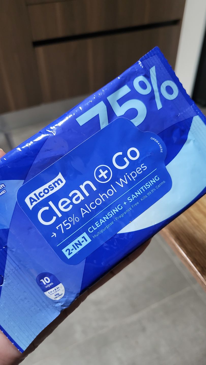 Customer photo review of 10 wipes (Bundle of 6) - 75% Alcohol Classic Wipes