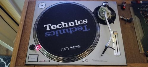 Customer photo review of Dr. Suzuki x Technics 12" Mix Edition Slipmat Pair