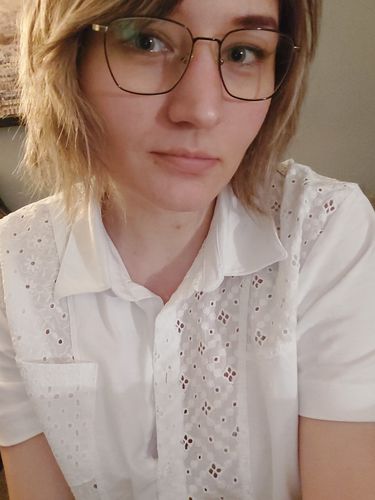 Customer photo review of COMFORT (1.6 index). Thin lens. Recommended with Sph +/-2.0 diopters. 100% UV protection