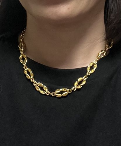 Customer photo review of Tracy Thick chain gold necklace