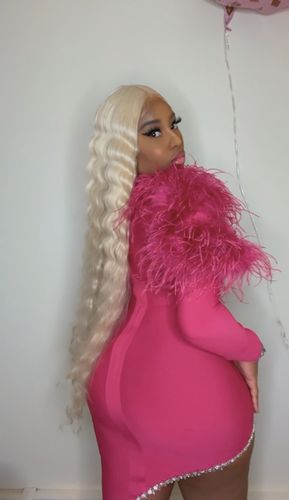 Customer photo review of Outre Synthetic Crimp Wave HD Transparent Lace Front Wig Anabel