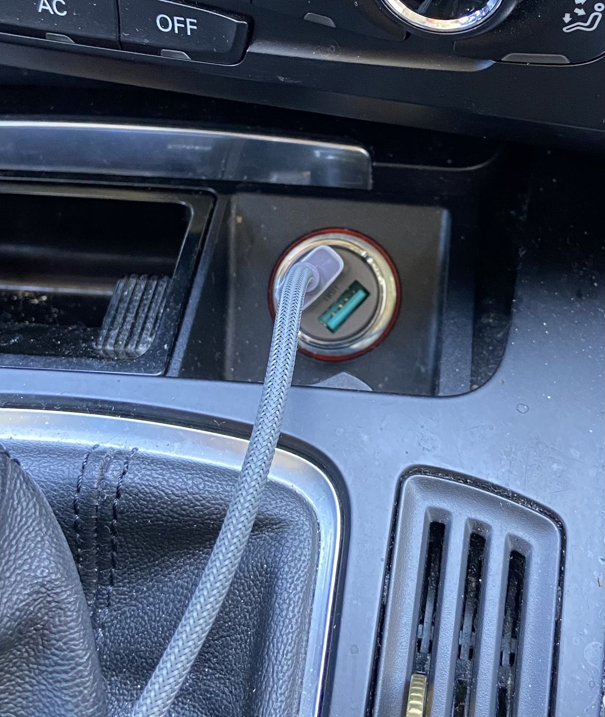 Customer photo review of Wegman Autolader Fast Charge QC3.0 45W 5A
