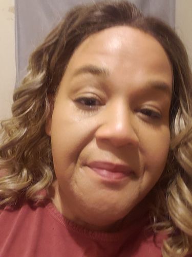 Customer photo review of Outre Perfect Hairline Transparent Lace HD 13x6 Lace Front Wig Mailyn