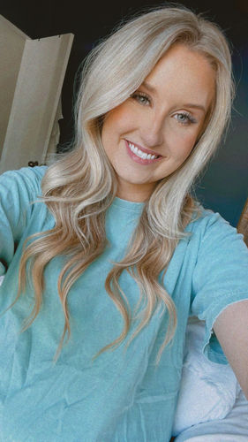 Customer photo review of Moresoo Human Hair Sew In Weft Remy Hair Bundles Balayage Brown Highlight Blonde (#3/8/22)