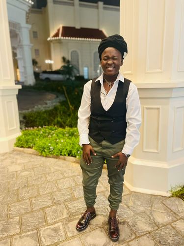 Customer photo review of Miss Black Princeton 1 - Ox Blood