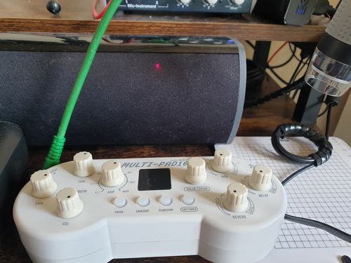 Customer photo review of Donner MULTI-PAD100 Portable Multi-effects Processor with Unique Gamepad-like Shape