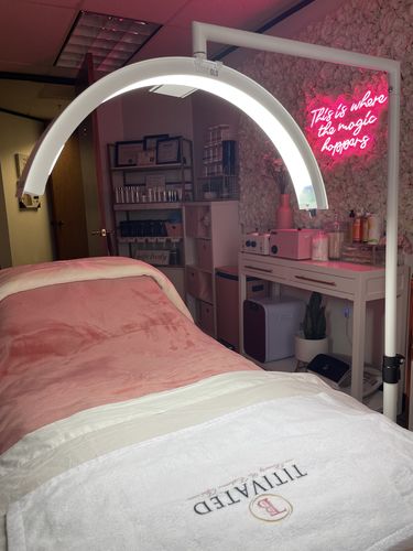 Customer photo review of CosmoGlo Original Light Bundle + Phone Clip