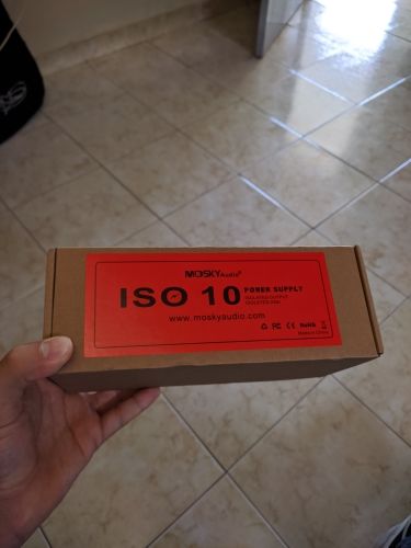 Customer photo review of ISO-10 Portable Guitar Effect Power Supply Station 10 Isolated DC Outputs &amp; One 5V USB Output for 9V 12V 18V Guitar Effects