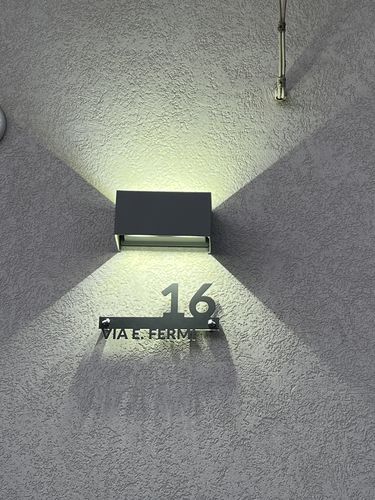 Customer photo review of Numero civico e testo sagomato modello Line 02 Acrilico