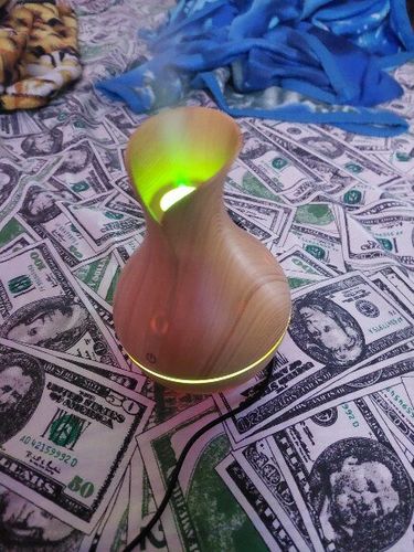 Customer photo review of Essential Oil Diffuser Air Humidifier 7 LED Color for Home Office Aromatherapy