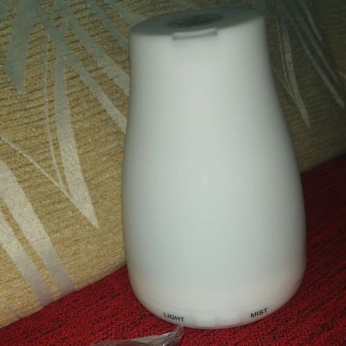 Customer photo review of Cool Mist Humidifier Aromatherapy Essential Oil Diffuser with 7 Color Lights Ideal for Babies and Kids