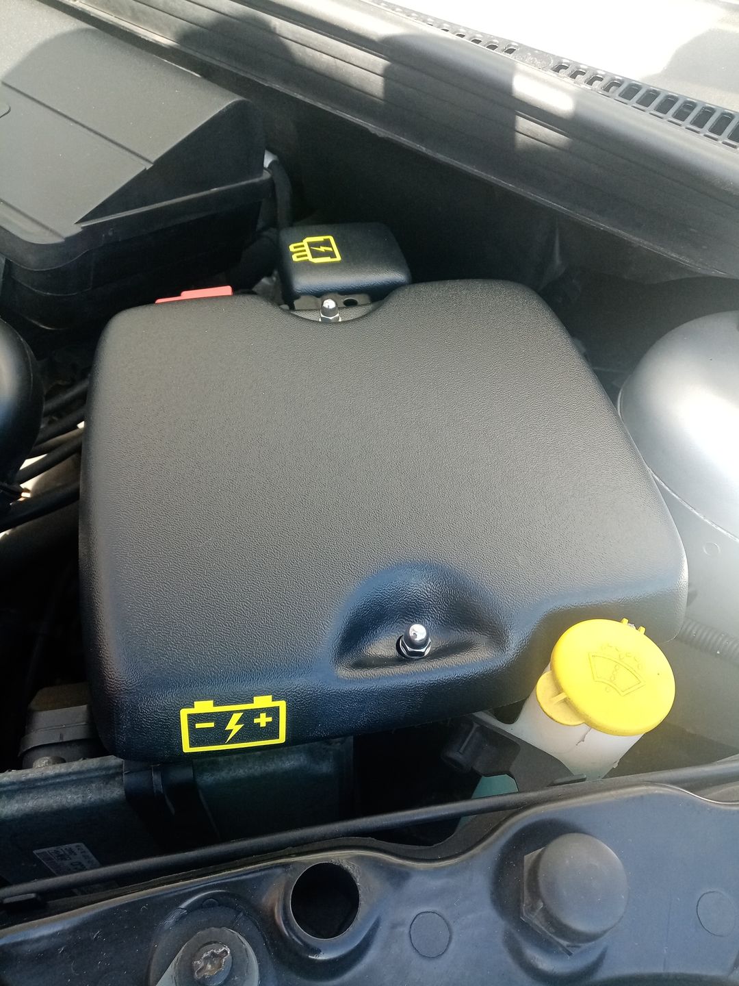 Customer photo review of Proform Battery Cover (various colours) - Mk6 Ford Fiesta 2004-2009