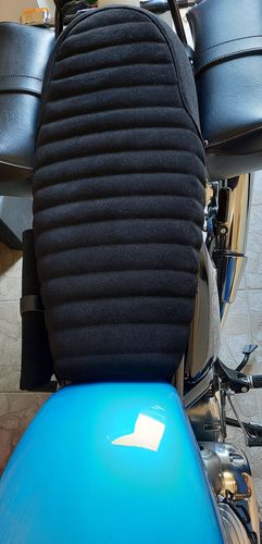 Customer photo review of Housse de Selle cuir Noir profond pour Royal Enfield Interceptor 650