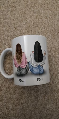 Customer photo review of Filles assises - Mug personnalisé