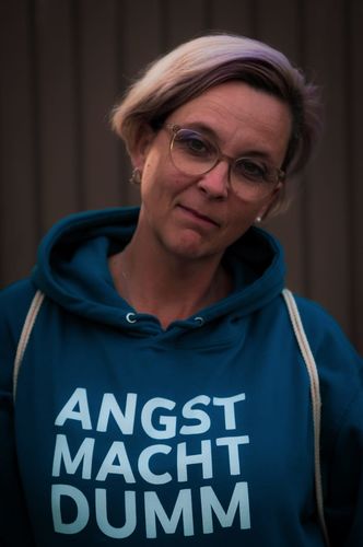 Customer photo review of HOODIE MÄDELS • ANGST MACHT DUMM