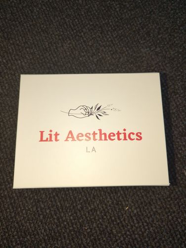 Customer photo review of Custom Premium Magnetic Gift Box White - Extra Large