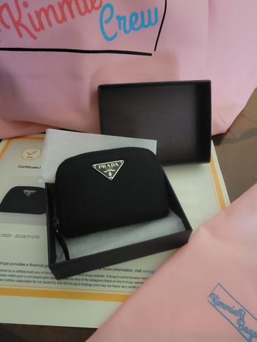 Customer photo review of Preloved Prada Black Round Zipper Coin Pouch 041522