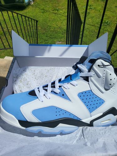 Customer photo review of Air Jordan 6 UNC CT8529-410
