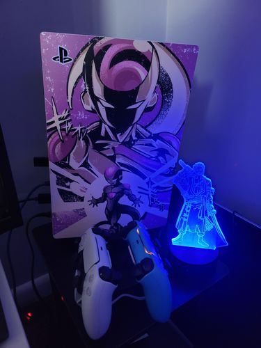 Customer photo review of Frieza Retro - PS5 Console Skin