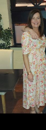 Customer photo review of Rosaria Pink Floral Midi Dress
