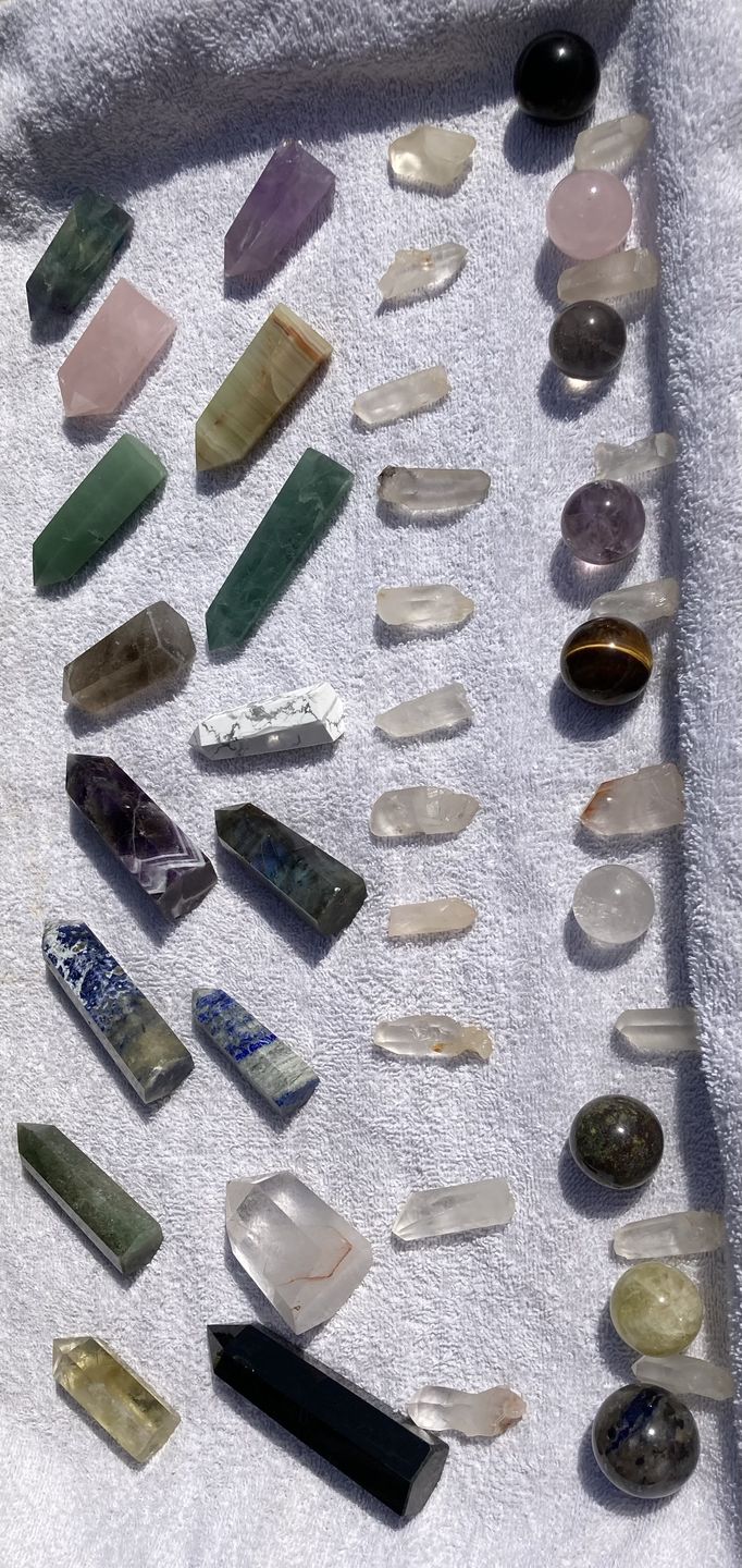Customer photo review of 45 Crystal Super Pack - 16 Points, 9 Spheres & 20 Quartz Shards
