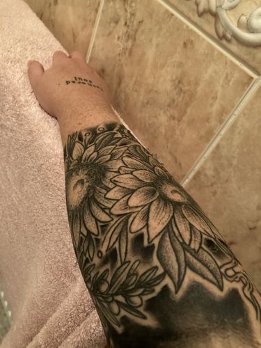 Customer photo review of TattooNumbx Numbing Cream