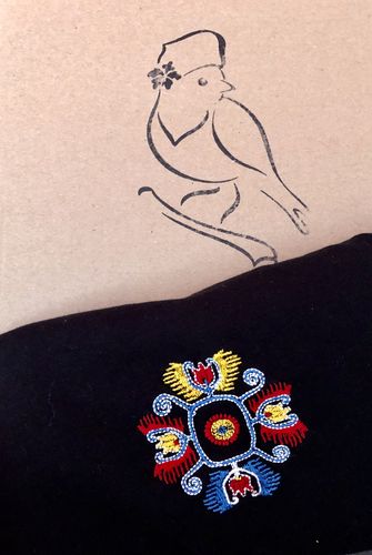 Customer photo review of Дамска тениска бродирана с детайл от шевица "Плодородие"