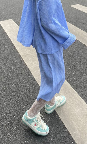 Customer photo review of Rose Embroidery Aesthetic Sneakers 🌹