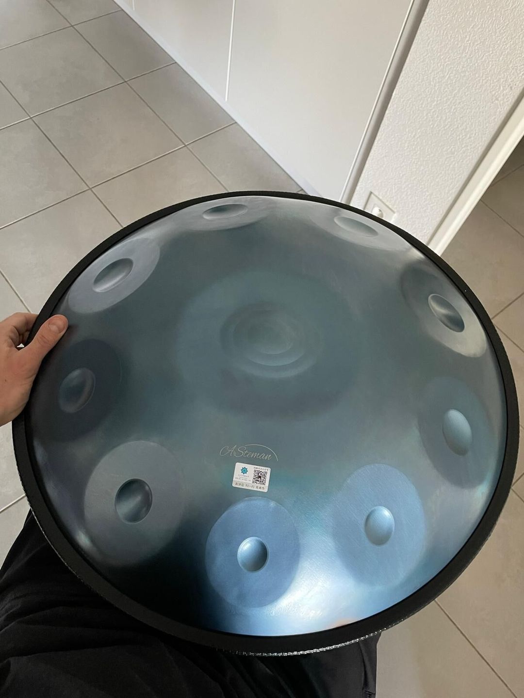 Customer photo review of AS TEMAN Handpan Ice Age 10 Notes D Minor Scale Blue handpan drum with gift set