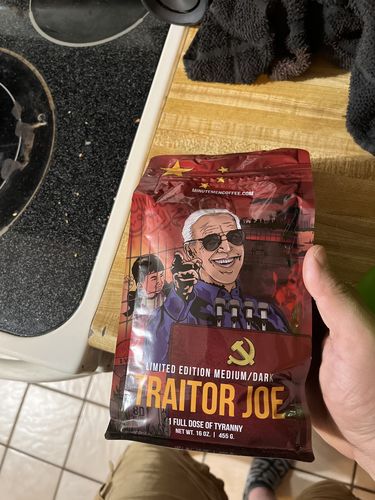 Customer photo review of TRAITOR JOE Collectors Roast