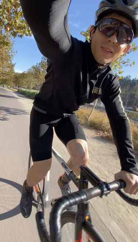 Reseña con foto de un cliente sobre Chaqueta Hornet Comb Lameda Black