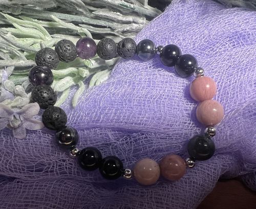 Customer photo review of 15.5" 6mm/8mm/10mm/12mm Hematite stone round beads, Noir Black