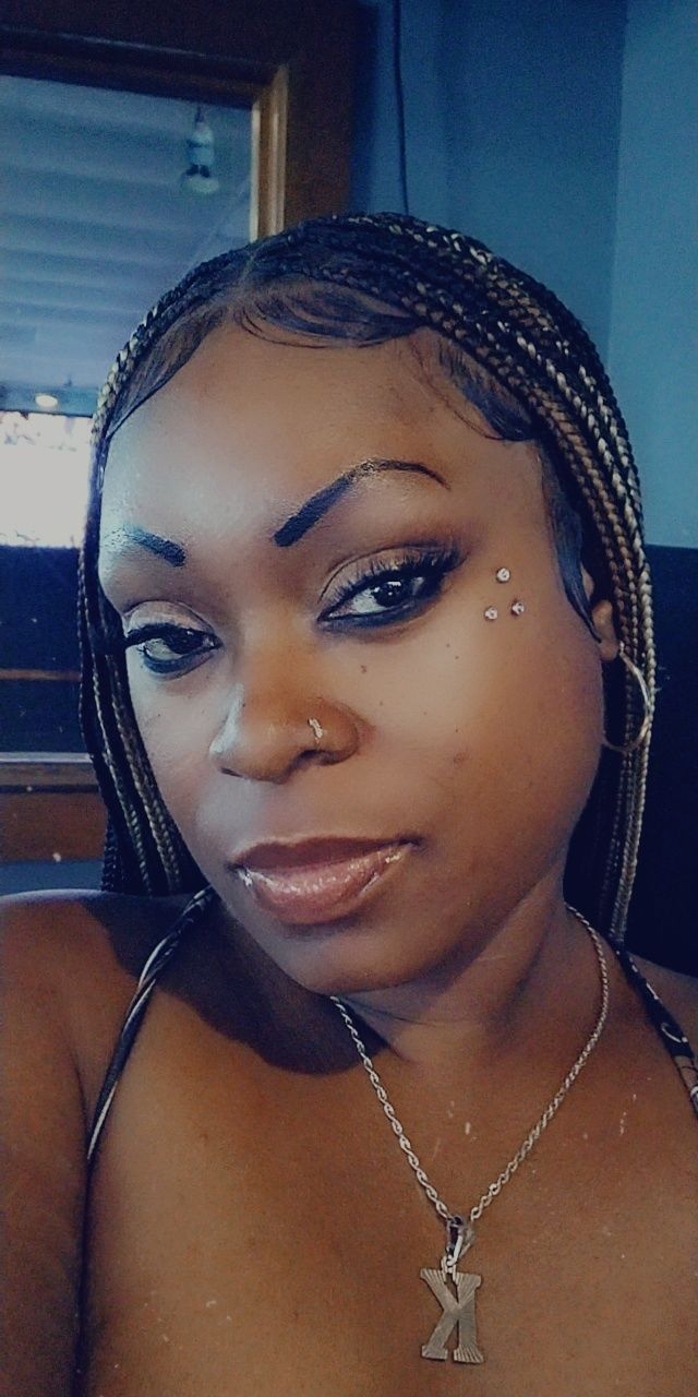 Customer photo review of Ombre Knotless Braids - Channel